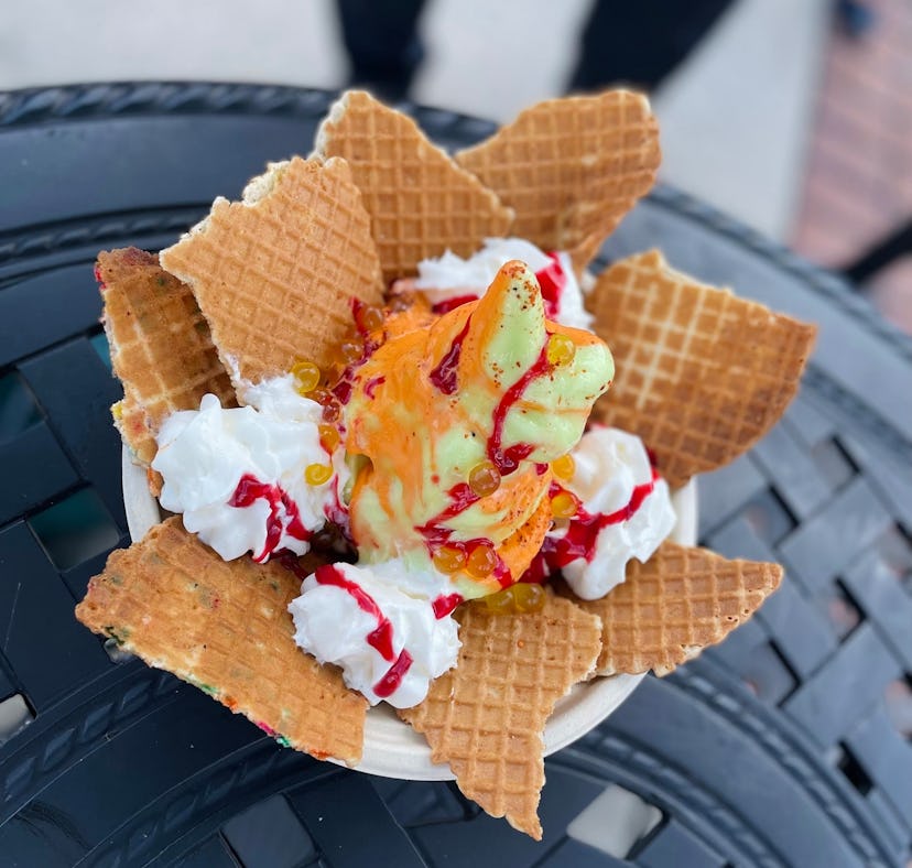 The Dole Whip nachos go at the top of the ranking of the Dole Whip treats at Disney.