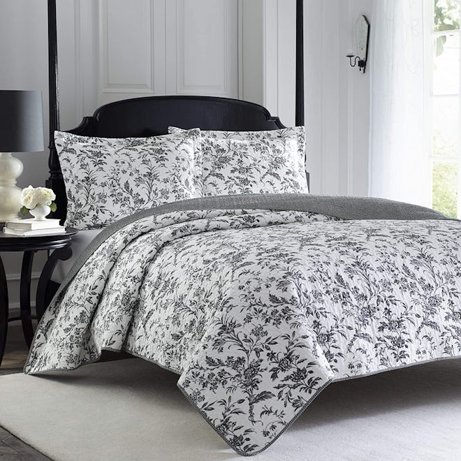 Best Soft Lightweight Summer Quilt