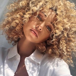 if your blonde hair is ashy from box dye, here's how to fix it