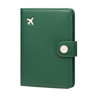 the best passport holder with a snap closure