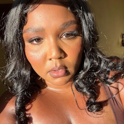 Lizzo poses for a sunlit selfie