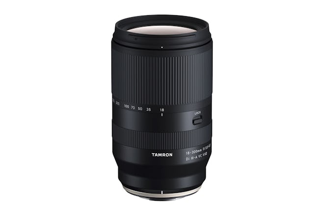 Tamron 18-300mm f/3.5-6.3 Di III-A VC VXD