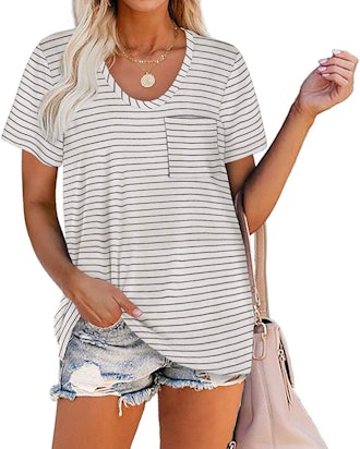 WIHOLL Rounded V-Neck T-Shirt