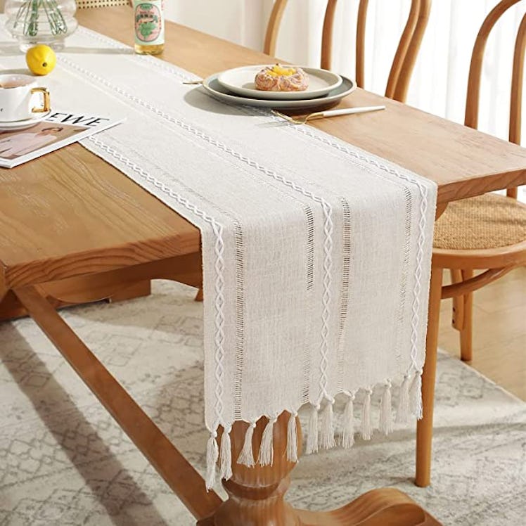 Wracra Table Runner