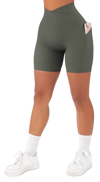 SUUKSESS Cross Waist Biker Shorts with Pockets 