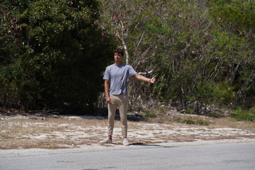 Casey Johnson hitchhiking on 'FBoy Island'