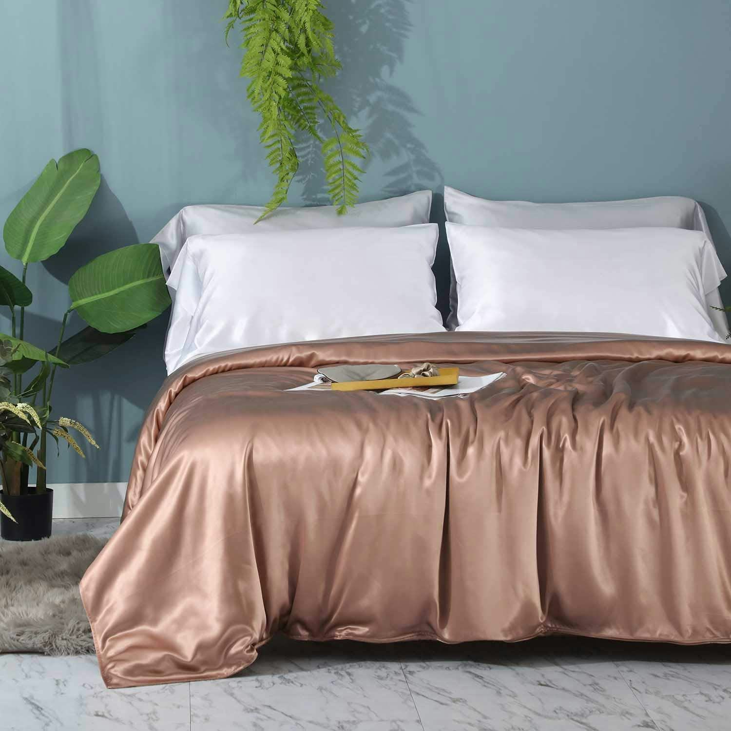 The 9 Best Duvet Covers For Dog Hair
