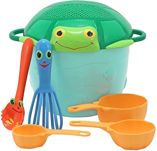 This turtle-themed baking set is a perfect beach toy for kids.