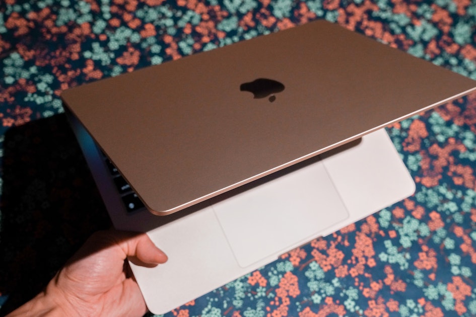 2022 Apple MacBook Air Laptop with M2 chip: 13.6-inch Liquid Retina  Display, 8GB RAM, 512GB SSD Storage, Midnight 
