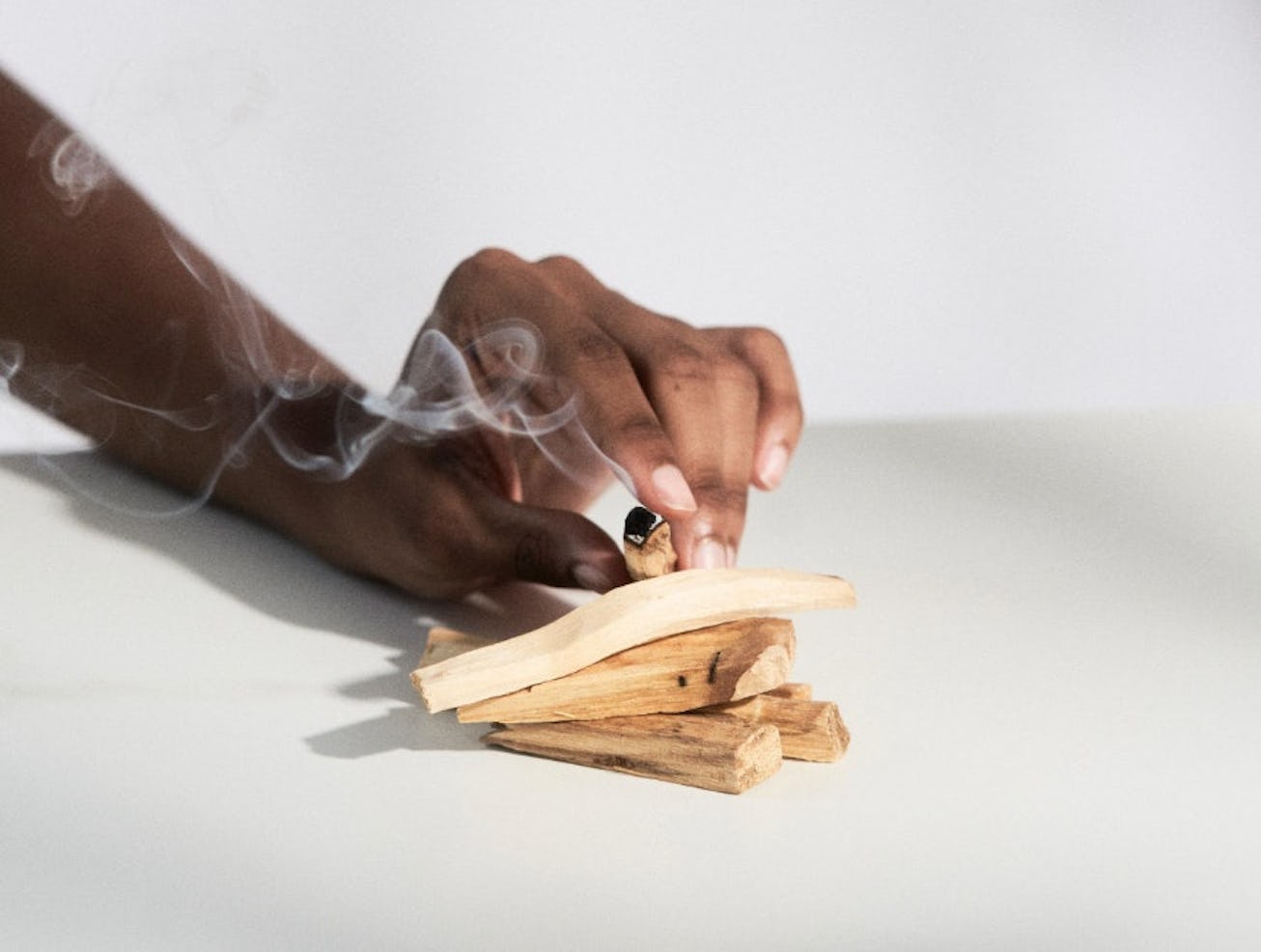 here's how to use palo santo responsibly