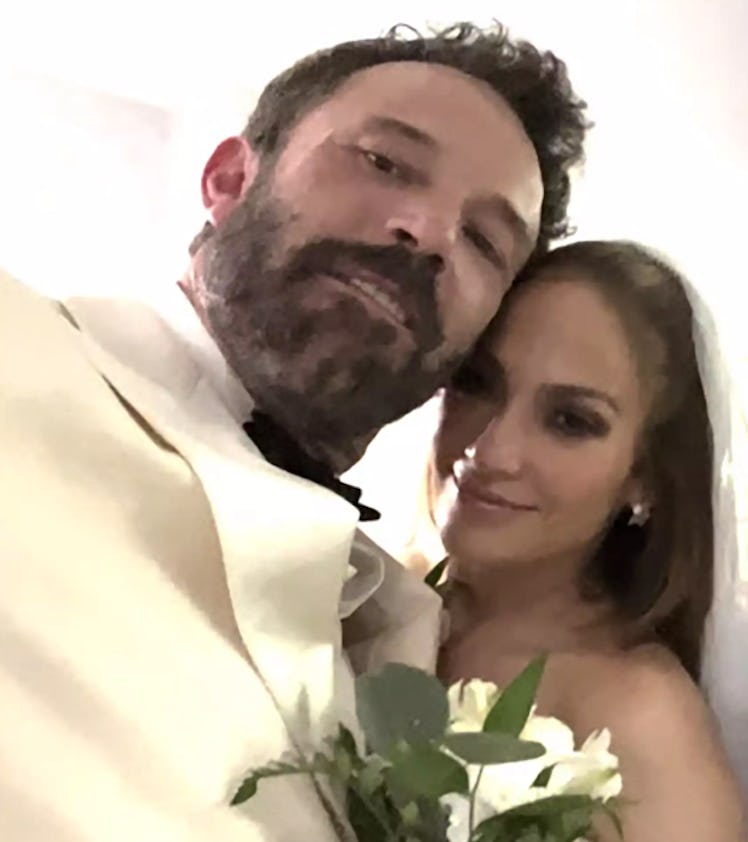 Jennifer Lopez and Ben Affleck's wedding body language was sweet.