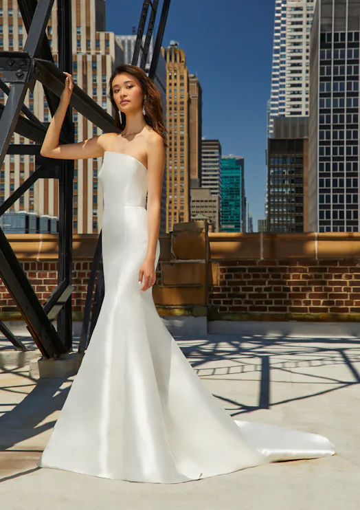 Ashley Graham's Pronovias Collab Includes The Perfect Dress For Winter Weddings Ashley Graham's Pronovias Collab Includes The Perfect Dress For Winter Weddings