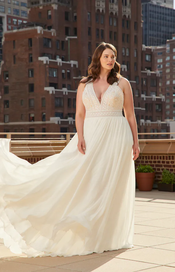 Ashley Graham's Pronovias Collab Includes The Perfect Dress For Winter Weddings Ashley Graham's Pronovias Collab Includes The Perfect Dress For Winter Weddings