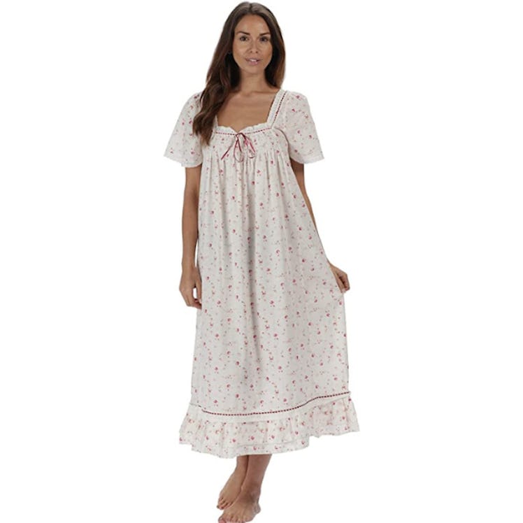 A long cotton nightgown for hot sleepers