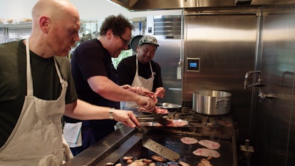 Jon Favreau cooks with friends on 'The Chef Show.'