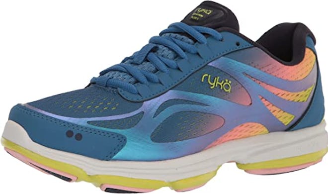 fan favorite walking shoes for flat feet