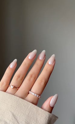 Hailey Bieber pearl nails by creator heluviee