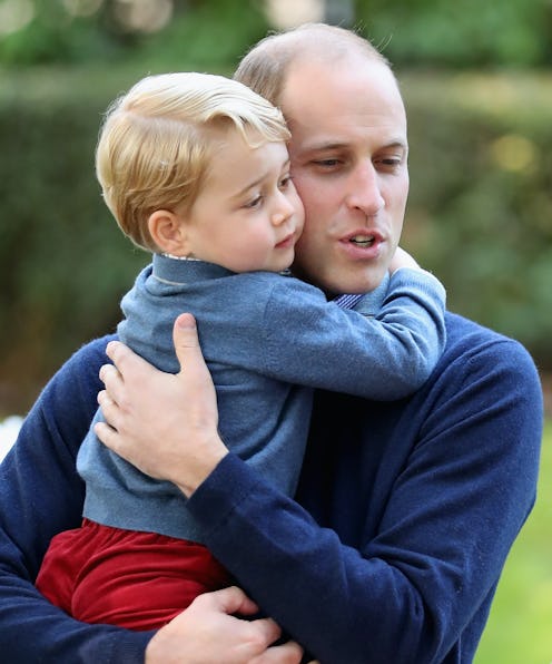 Prince George bares a striking resemblance to Prince William in birthday portrait. 