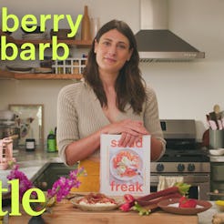 Jess Damuck makes a strawberry rhubarb salad for Bustle Book Club.
