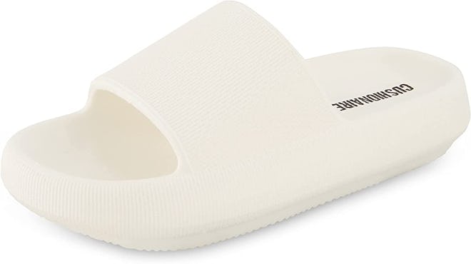 Cushionaire Feather Recovery Slide Sandals