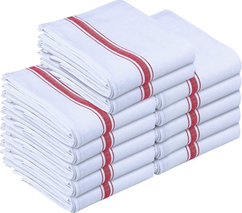 Utopia Towels kitchen dishtowel set, one of the best housewarming gifts under $20 on Amazon