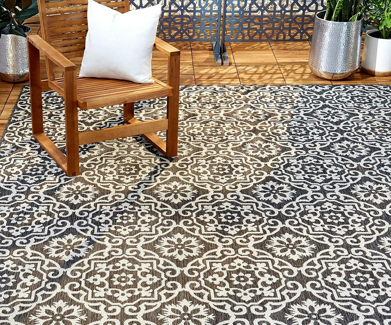 Nicole Miller New York Geometric Area Rug