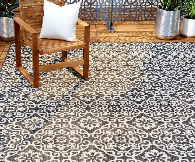 Nicole Miller New York Geometric Area Rug