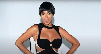 Beyoncé wears a mod-style pixie haircut in the "Countdown" video.