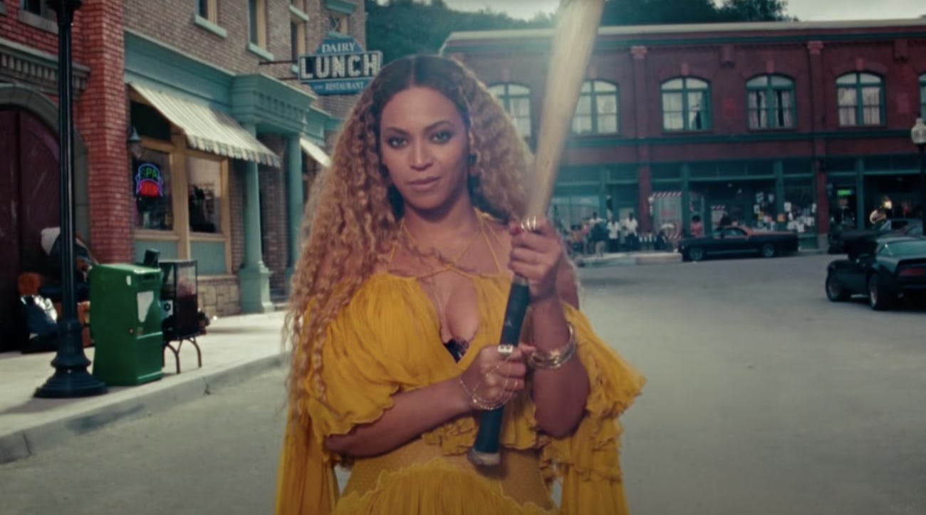 Beyoncé wears long wavy hair in &ldquo;Hold Up&rdquo; music video.