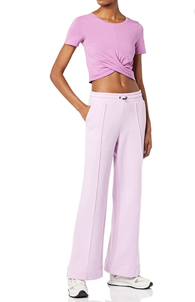 Core 10 Knot Front Cropped Yoga T-Shirt