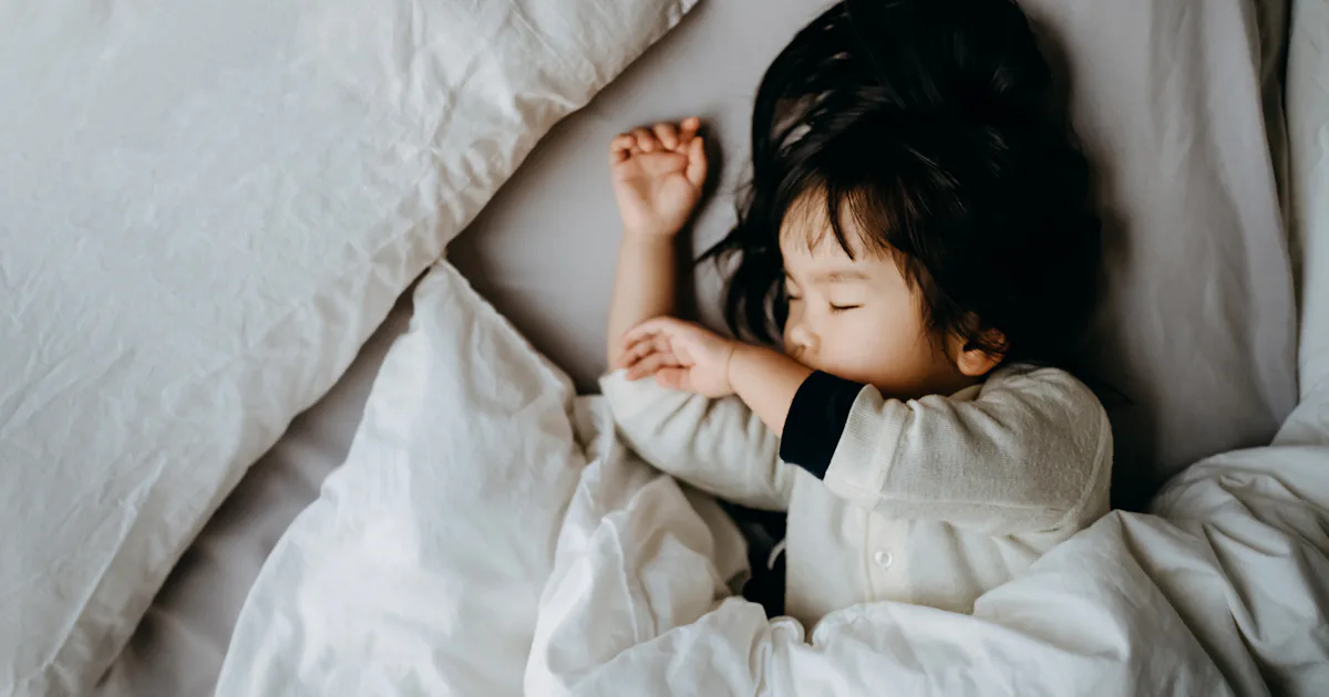 How To Get Your Toddler To Sleep In According To A Sleep Expert how-to-get-your-toddler-to-sleep-in-according-to-a-sleep-expert