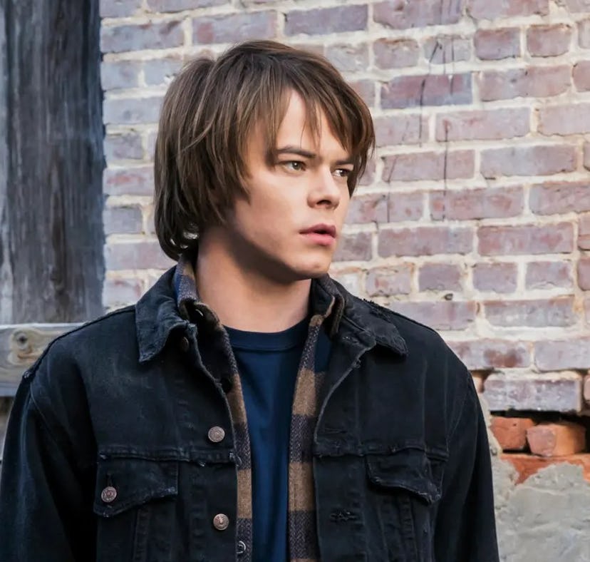 Charlie Heaton as Jonathan Byers in Stranger Things Season 1