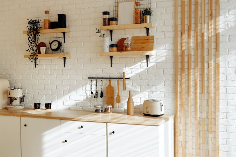 clutter free kitchen 