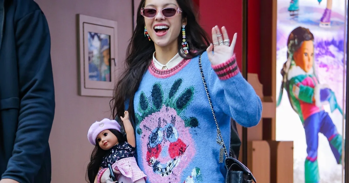 How To Dress Like Your Favorite American Girl Doll
