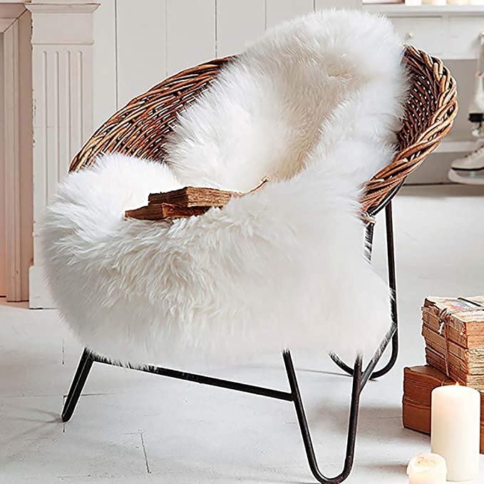 LOCHAS Shaggy Faux Sheepskin Rug