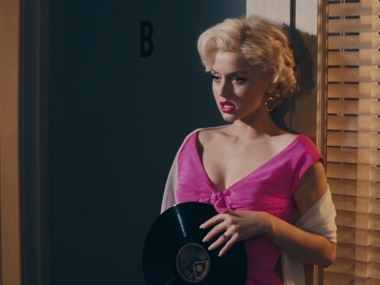 Ana de Armas Is Uncanny As Marilyn Monroe In New Blonde Trailer