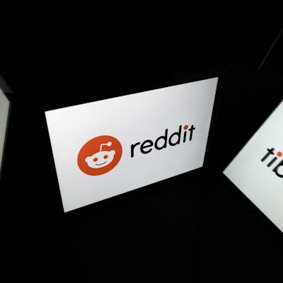 Reddit logo artistic shot