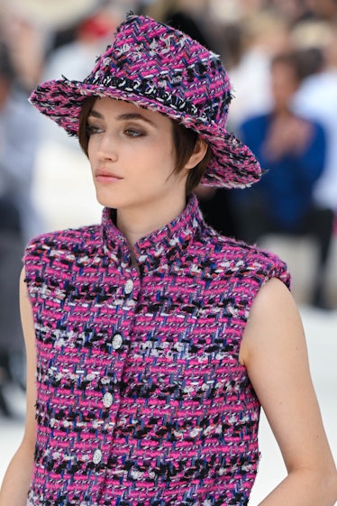Chanel Couture Fall 2022 Review: Loosening Up and Branching Out