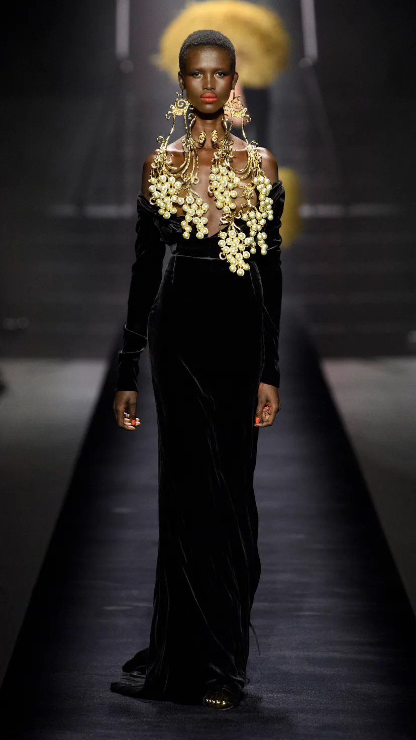 These Haute Couture Fall/Winter 2022 Dresses Are Going Out Goals These Haute Couture Fall/Winter 2022 Dresses Are Going Out Goals
