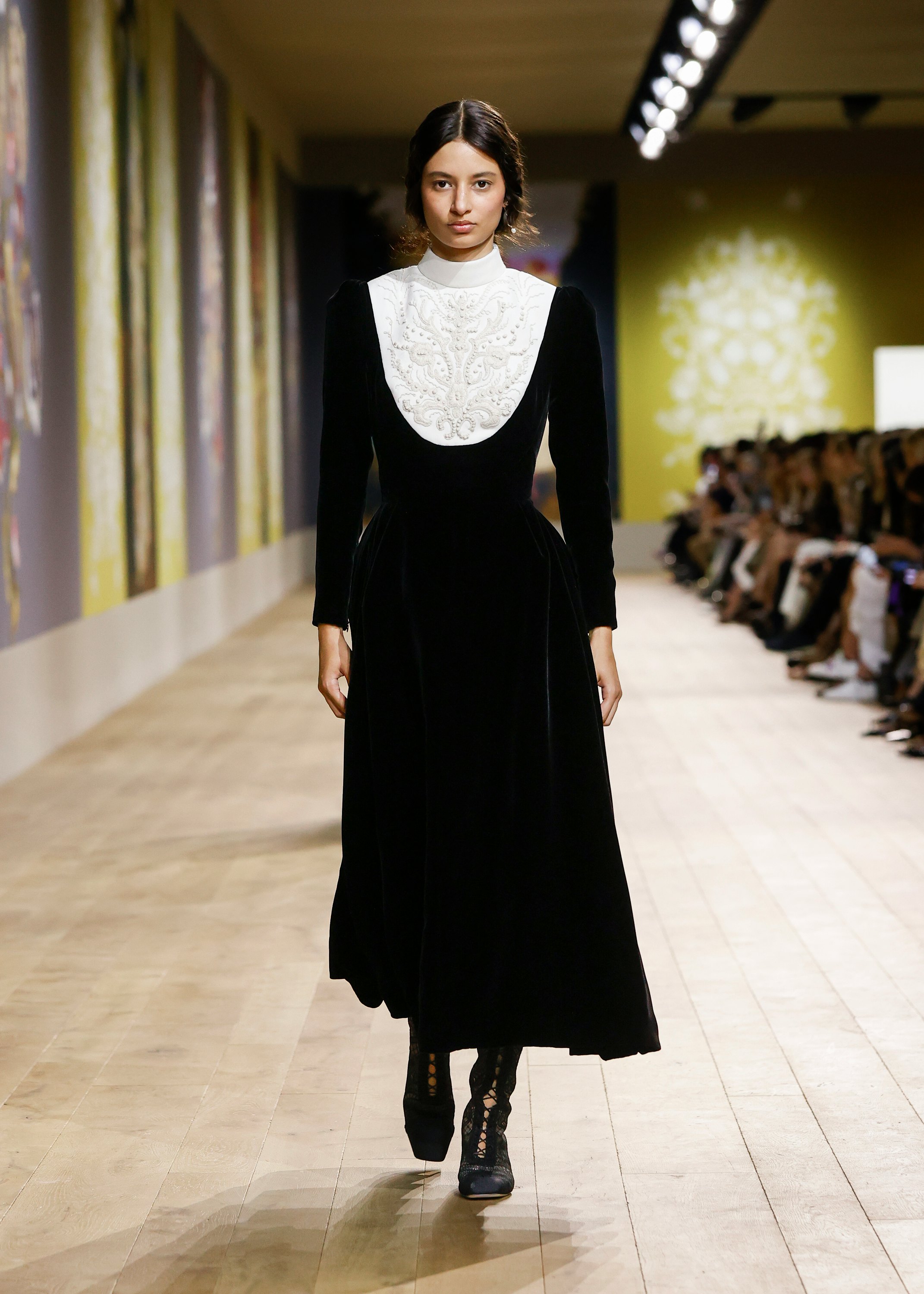 Dior Couture Fall 2022 Review: A Religious Experience in Paris