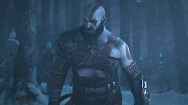 Kratos being surrounded by the enemies in the snow