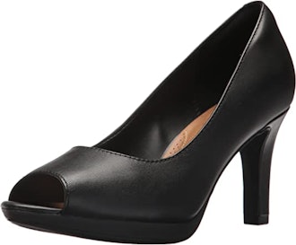 Clarks Viola Dress Pump for flat feet