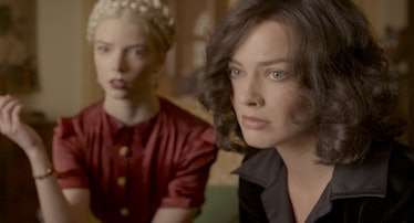 Anya Taylor-Joy and Margot Robbie in the 'Amsterdam' trailer