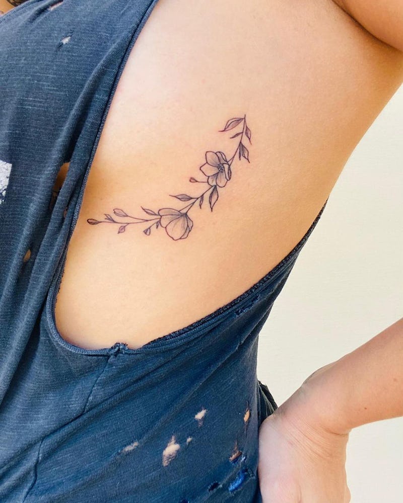 20 Side Boob Tattoo Ideas That Are Equal Parts Chic Discreet 20 Side Boob Tattoo Ideas That Are Equal Parts Chic Discreet