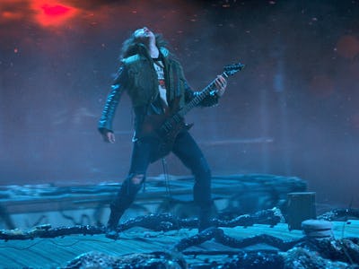 stranger things season 4 eddie metallica concert