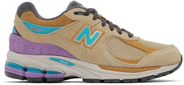 New Balance Brown 2002R sneakers
