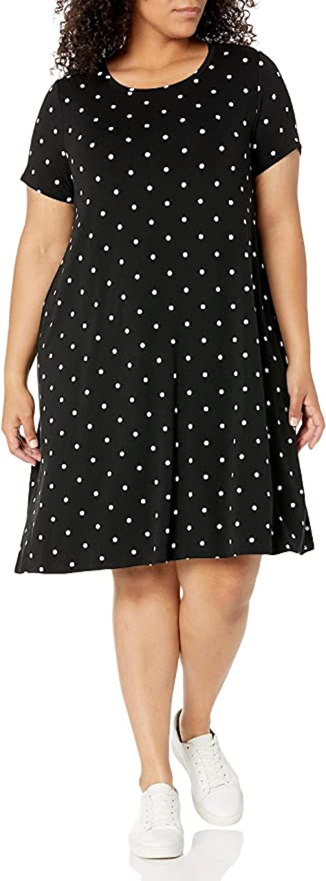 Amazon Essentials Short-Sleeve Scoopneck Swing Dress