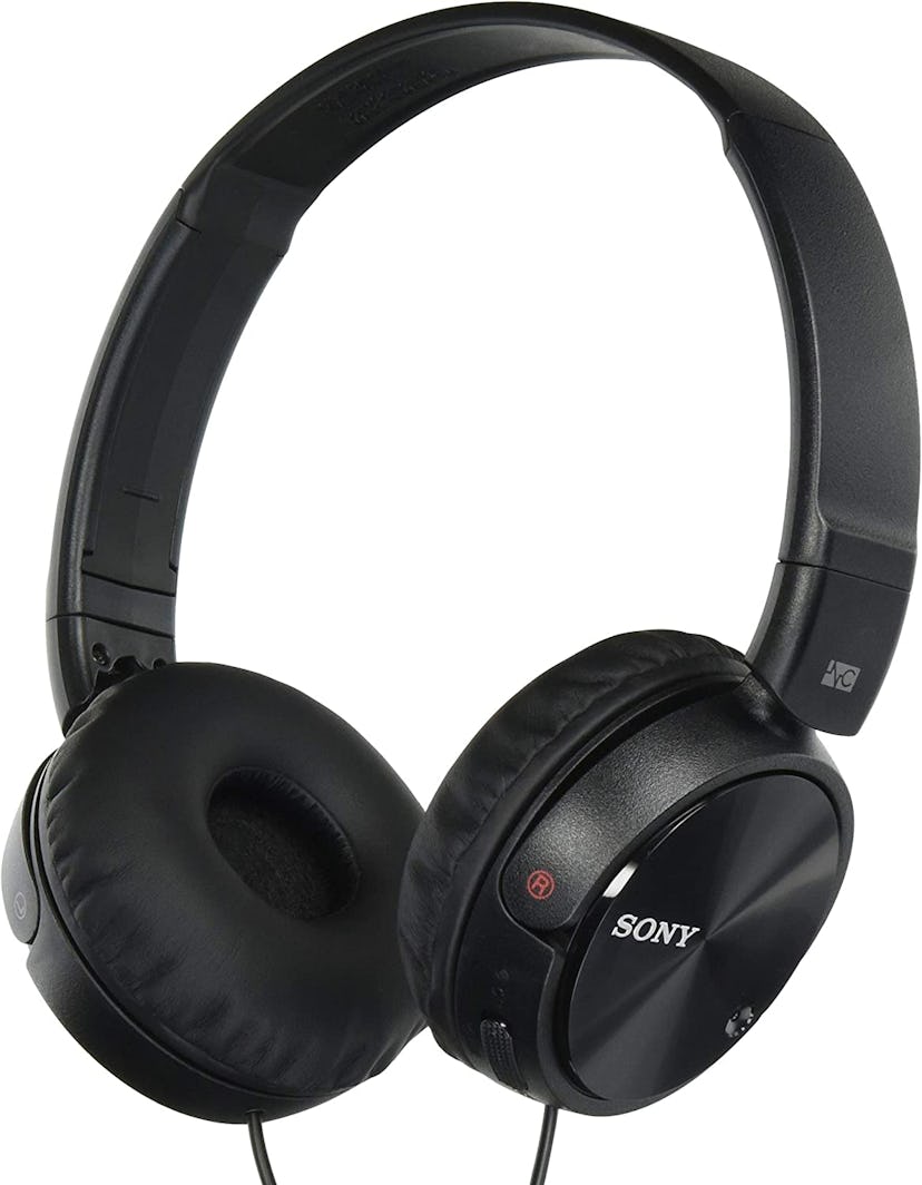 Sony noise cancelling headphones are a perfect gift for new college students