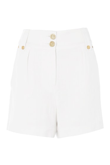 Kate Middleton’s White Linen Shorts Can Be Styled In Many Different Ways