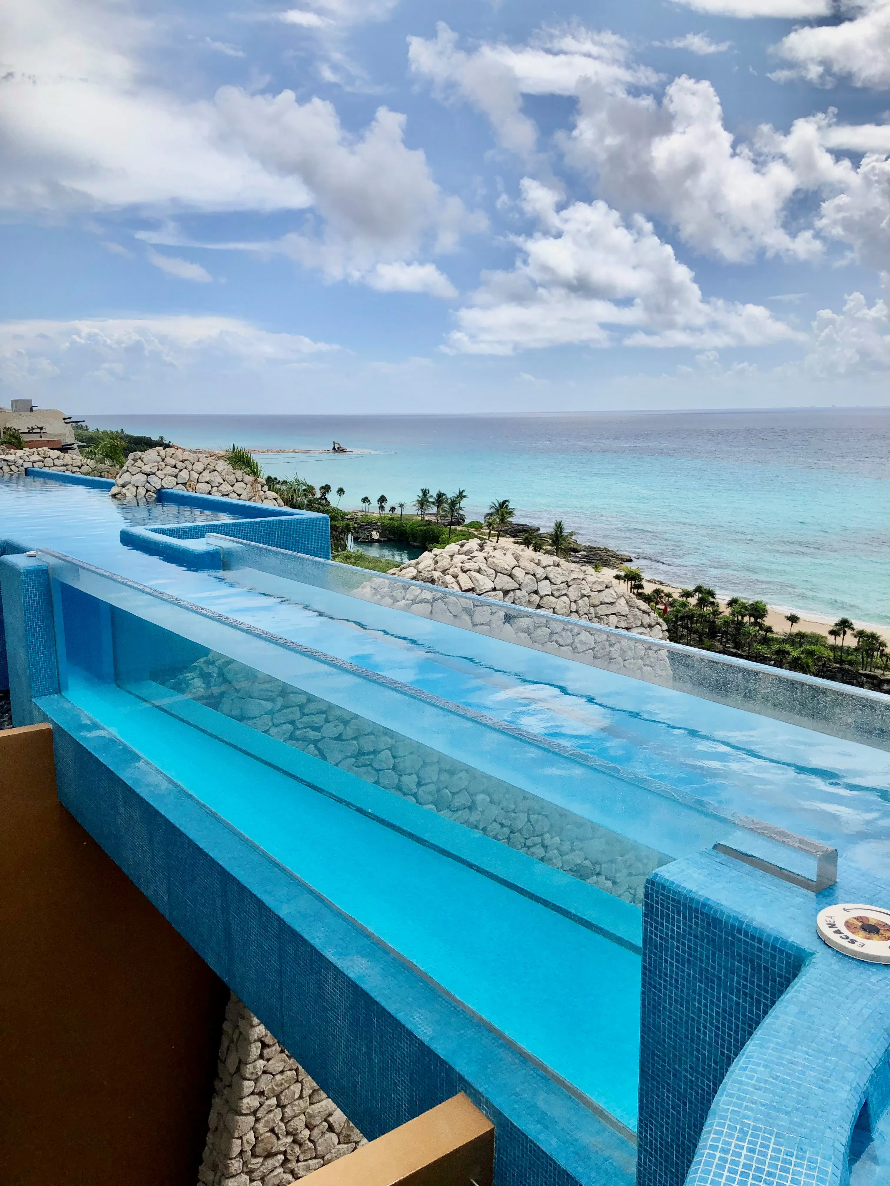The Best Hotel & Resort Pools In The World For Those Looking To Make A ...